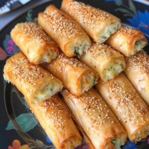 Peynirli Baklavalık Yufka Böreği Tarifi