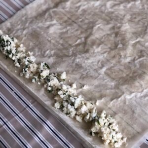 Peynirli Baklavalık Yufka Böreği Tarifi