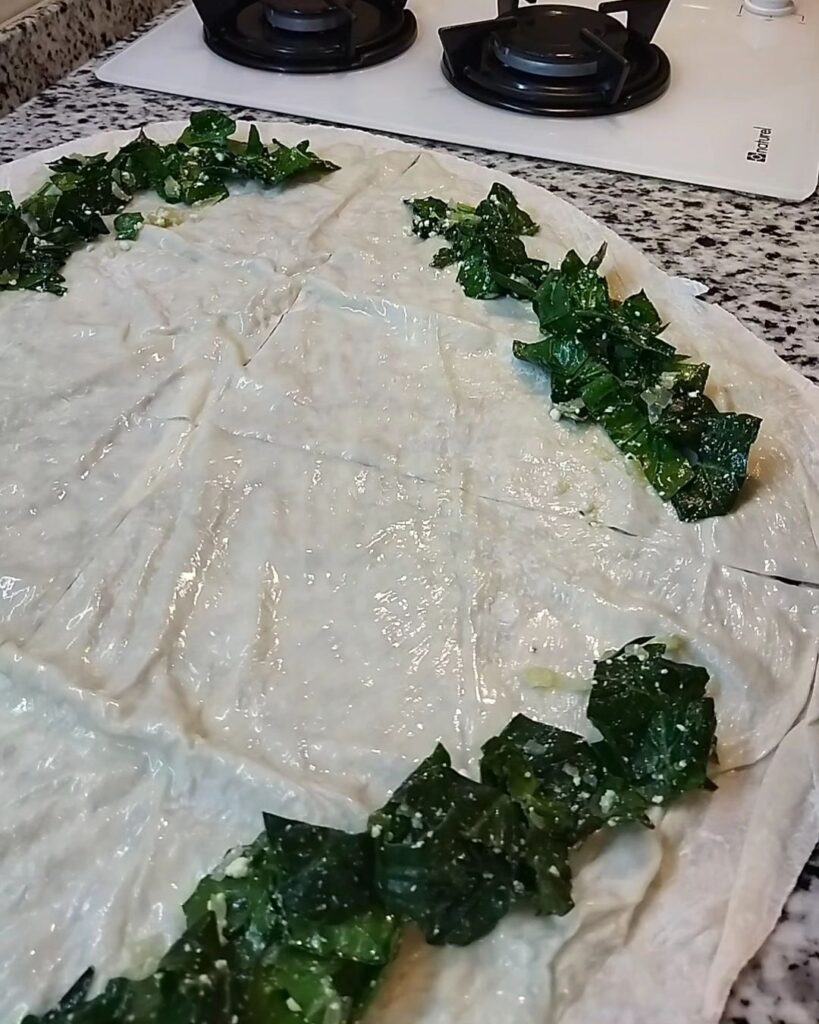 Ispanaklı Peynirli Çıtır Börek Tarifi