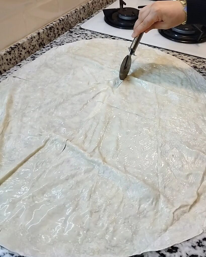 Ispanaklı Peynirli Çıtır Börek Tarifi