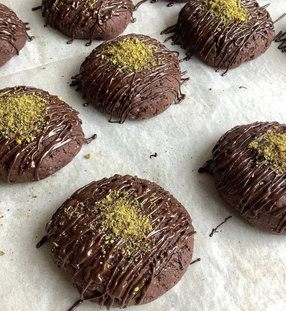 İçi Çikolatalı Ve Vişneli Browni Kurabiye Tarifi