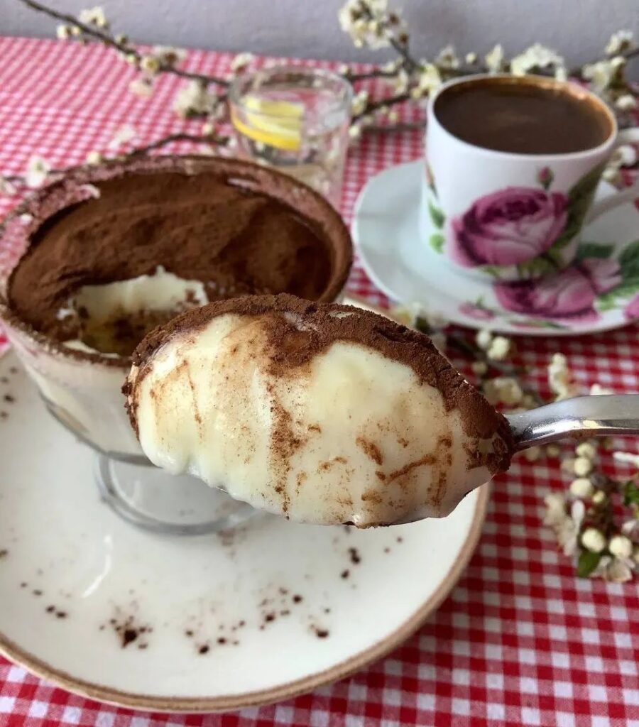 Porsiyonluk Kedidilli Tiramisu Tarifi