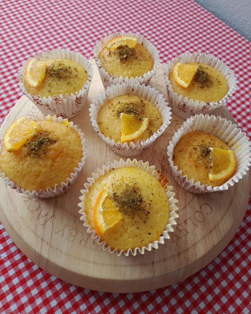 Portakal Soslu Mini Kek Tarifi