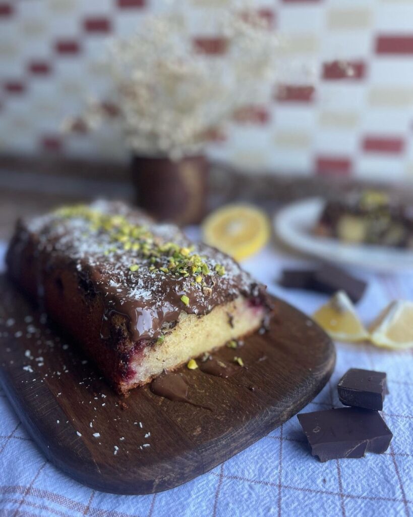 Limon Ve Vişneli Çikolatalı Kek Tarifi