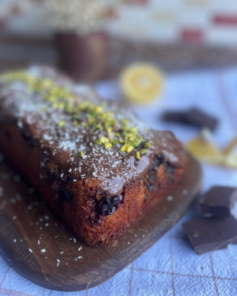 Limon Ve Vişneli Çikolatalı Kek Tarifi