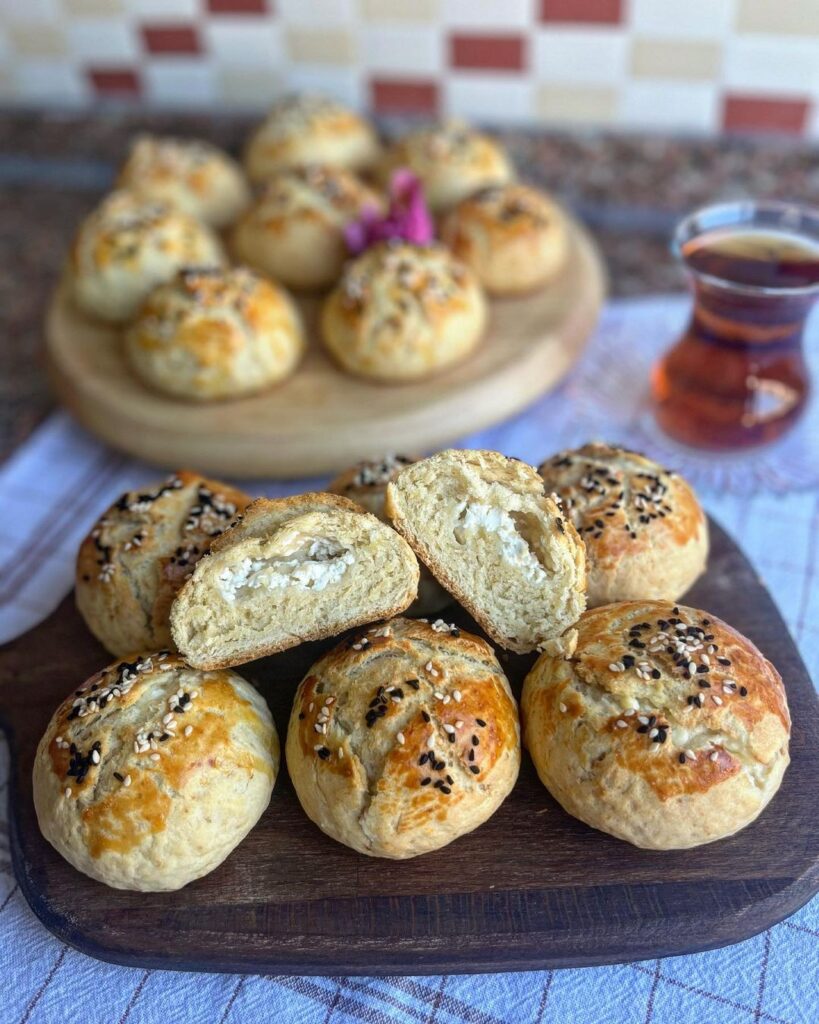 Mayasız Kıyır Poğaça Tarifi