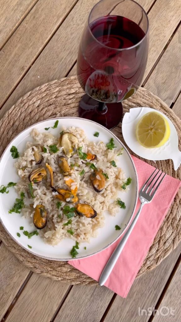 Midyeli İç Pilav Tarifi