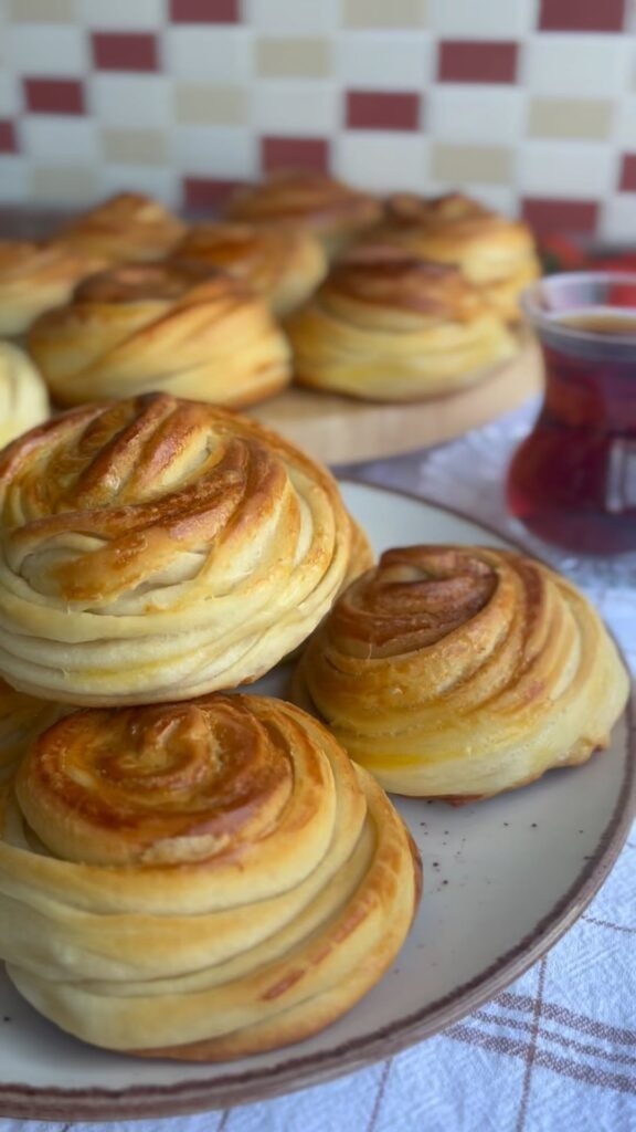 Tereyağlı Gül Poğaça Tarifi