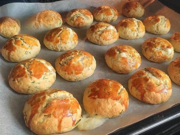 Kıyır Kıyır Dereotlu Peynirli Poğaça Tarifi