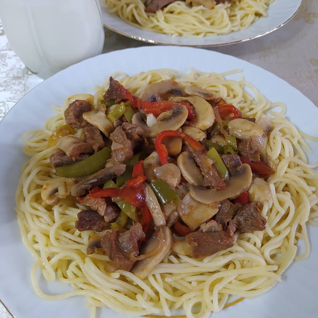 Makarnalı Etli Mantar Sote Tarifi