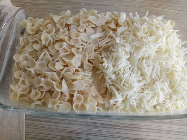 Makarnalı Yalancı Su Böreği Tarifi