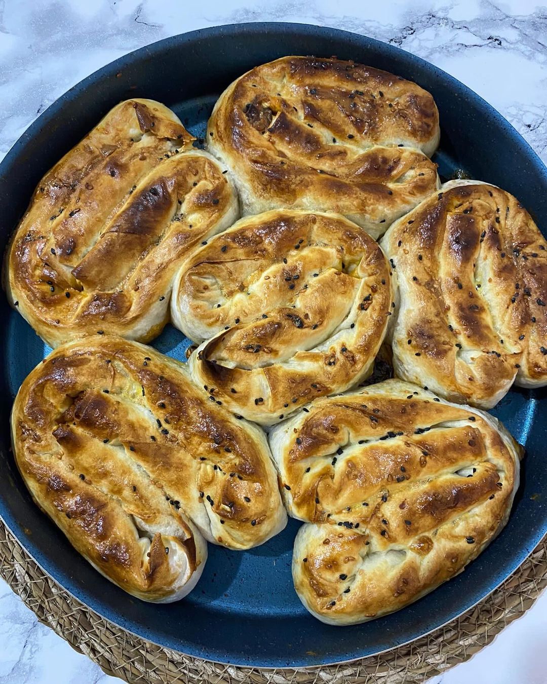 Mercimekli Kıymalı Börek Tarifi