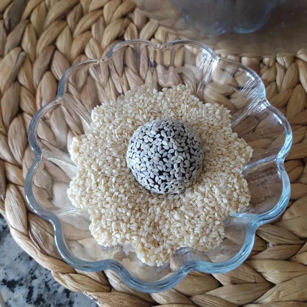 Susamlı Çatlak Kurabiye Tarifi