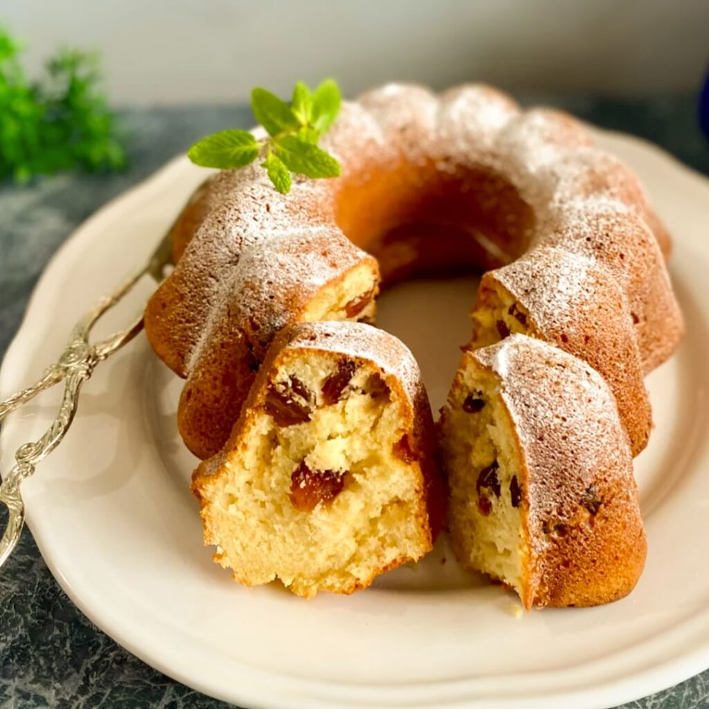 Üzümlü Kek Tarifi