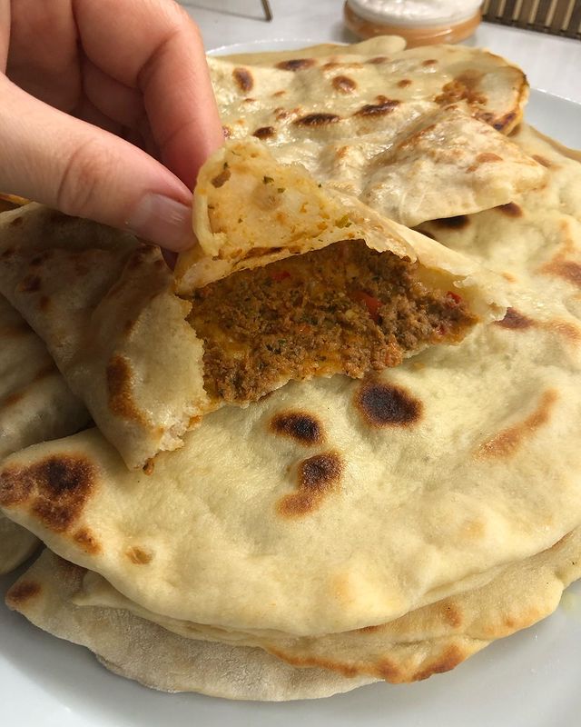 Evde Kapalı Lahmacun Tarifi , Evde Kapalı Lahmacun Tarifi Nasıl Yapılır?