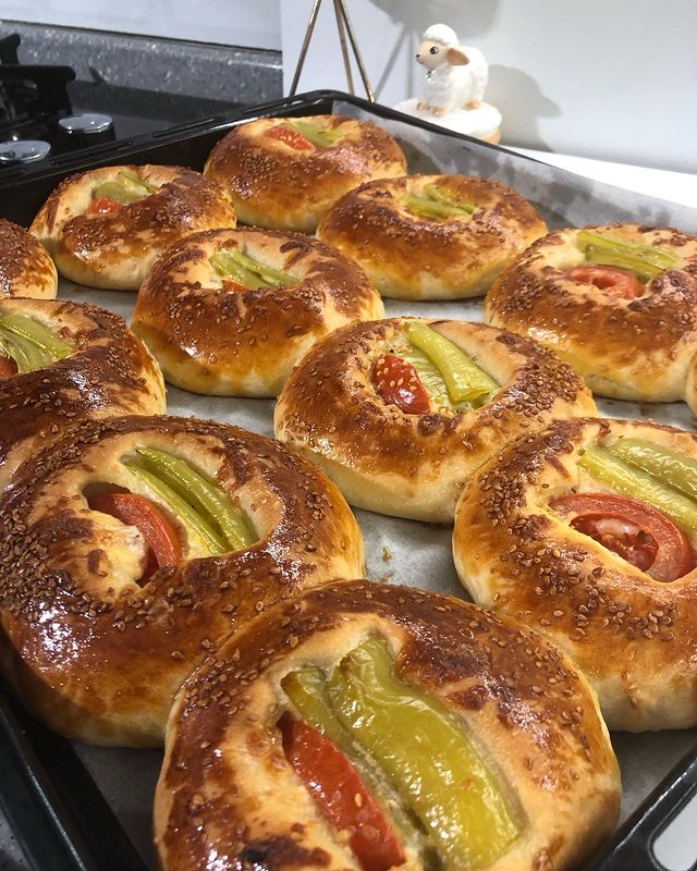 Sıvı Yağlı Pizza Poğaça Tarifi