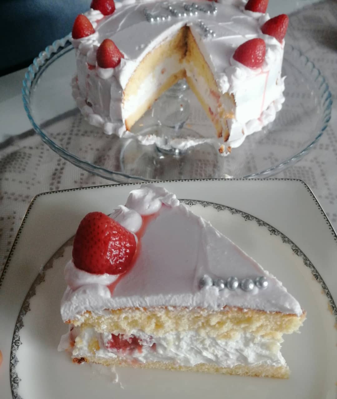 Çilekli Pasta Tarifi