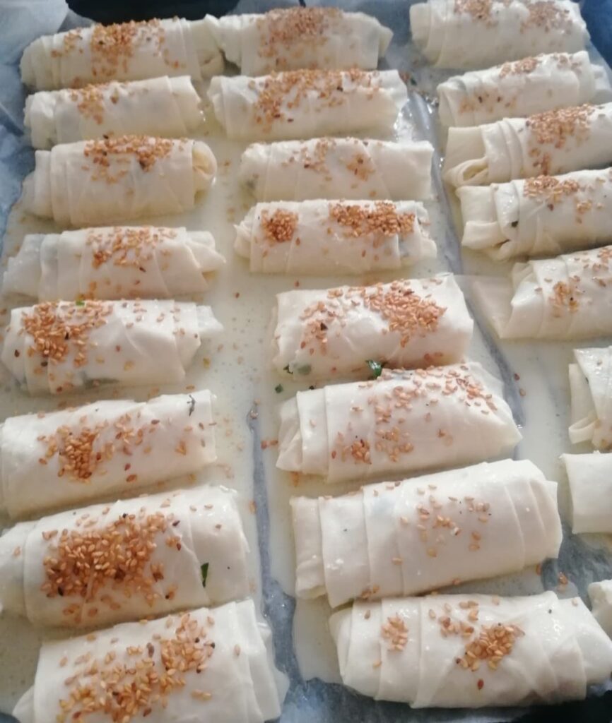 Hazır Yufkadan Peynirli Çıtır Börek Tarifi
