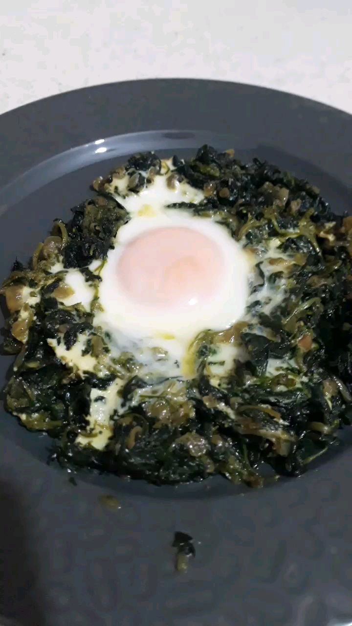 Yumurtalı Isırgan Otu Kavurması Tarifi